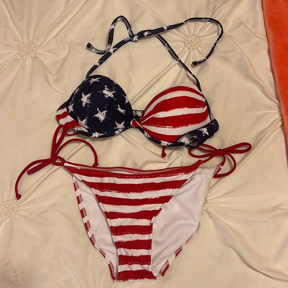 Bikini, 4th of July